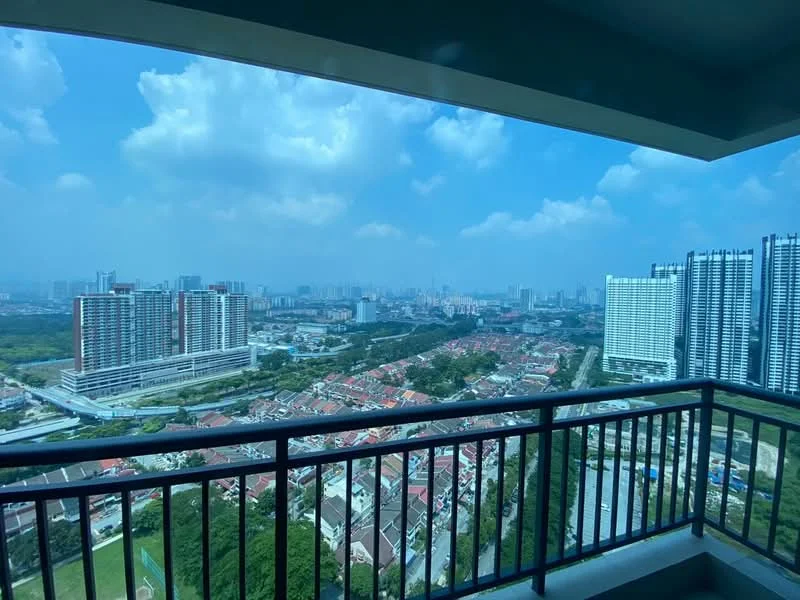 Room view: city.