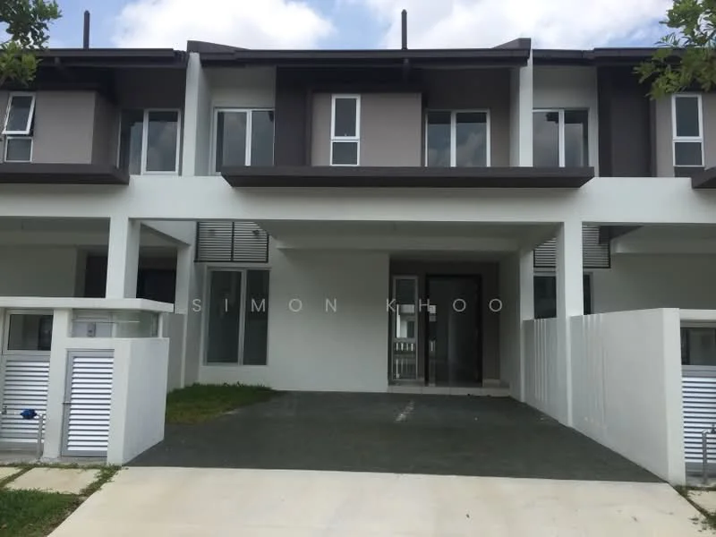 Exterior type: linked terrace house; features: white painted facade, grey accent wall, flat roof, single-storey, manicured lawn, paved driveway, front porch area, large front windows, covered entrance, visible plumbing fixtures, surrounded by greenery; style: modern.
