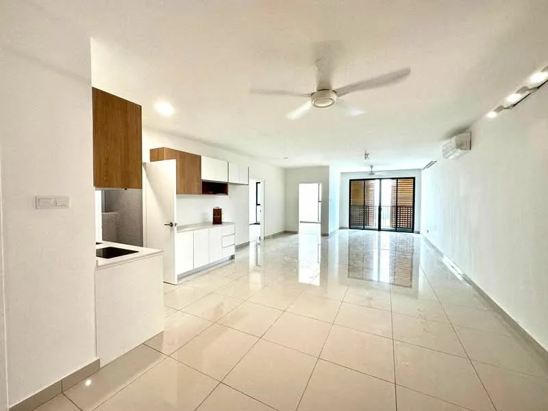 Living features: white painted walls, glossy tile flooring, 5-blade ceiling fan with light, floor-to-ceiling windows, sliding glass door, recessed downlights, open kitchen layout, kitchen cabinetry in white, kitchen countertop in light color, air conditioning unit; style: modern.