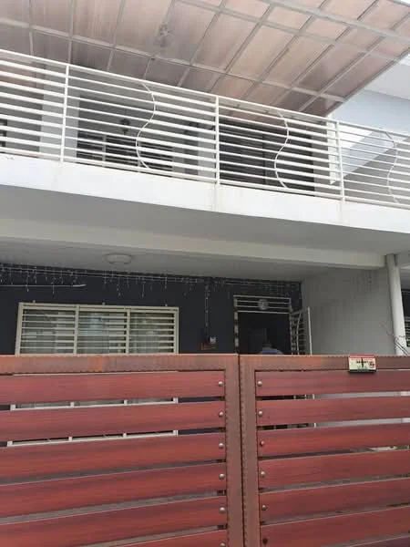 Exterior type: linked terrace house; features: white painted facade, metal railing on balcony, flat roof, wooden gate, decorative wall with lights, large windows, covered porch area; style: modern.