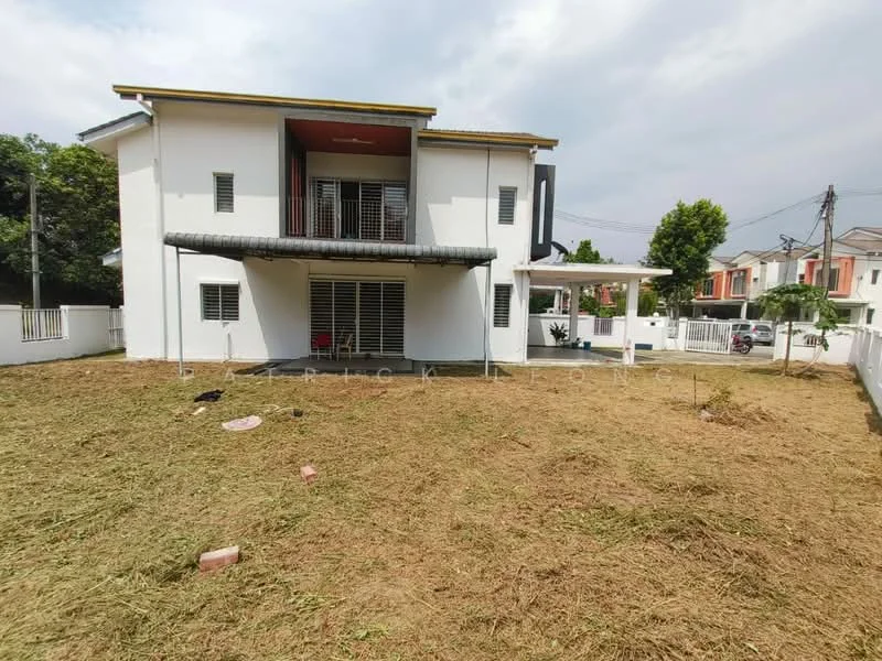 Exterior type: detached bungalow; features: white painted facade, flat roof, two-storey structure, recessed balconies, large sliding glass doors, manicured lawn area, concrete patio, surrounded by fencing, landscaped garden area, driveway, outdoor awning; style: modern.