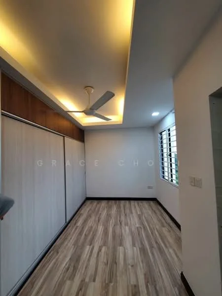 Bedroom features: wooden flooring, white painted walls, ceiling fan, recessed lighting, built-in wardrobe with sliding doors, large window with horizontal bars, neutral color scheme, corner location; style: modern.