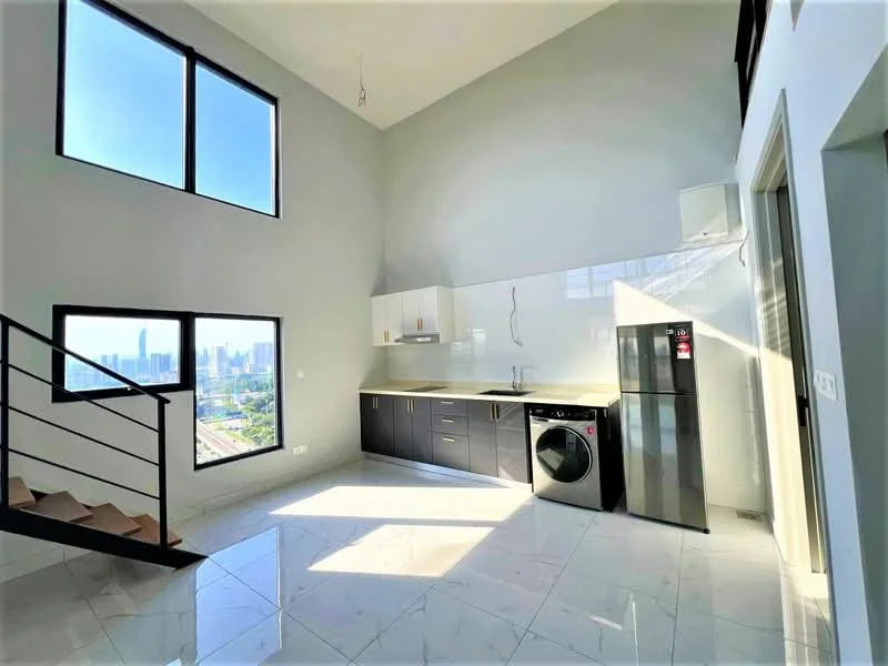 Kitchen features: white glossy cabinets, black lower cabinets, marble countertop, stainless-steel sink, chrome pull-down faucet, built-in oven, freestanding washing machine, stainless-steel fridge, large windows, high ceiling, recessed downlights, tile flooring, open layout; style: modern; view: city.
