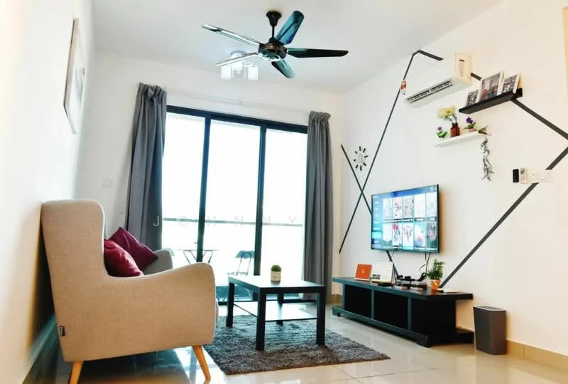 Living features: 3-seater fabric sofa in light grey, red accent pillows, black coffee table, TV console with wall-mounted TV, area rug with geometric pattern, floor-to-ceiling windows, sliding glass door, curtains in grey, wall-mounted air conditioning unit, ceiling fan with 3 blades, decorative wall clock, wall-mounted shelf with decorative items; style: modern; view: city.