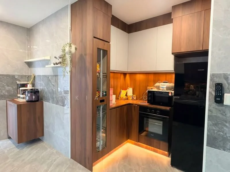 Kitchen features: wood cabinetry, white upper cabinets, dark wood lower cabinets, black built-in oven, black refrigerator, glass display cabinet, grey marble backsplash, grey marble countertop, recessed lighting, undercabinet lighting, kitchen appliances, open shelving, single-bowl stainless-steel sink, chrome pull-down faucet; style: modern.