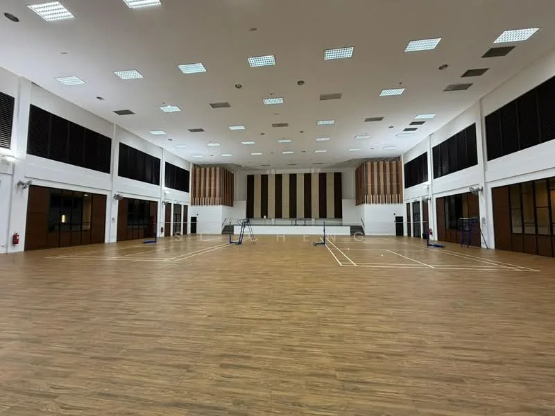 Room features: wood laminate flooring, high ceiling, recessed LED downlights, large windows, fire extinguisher, partition walls, stage area, sports court markings; style: modern.