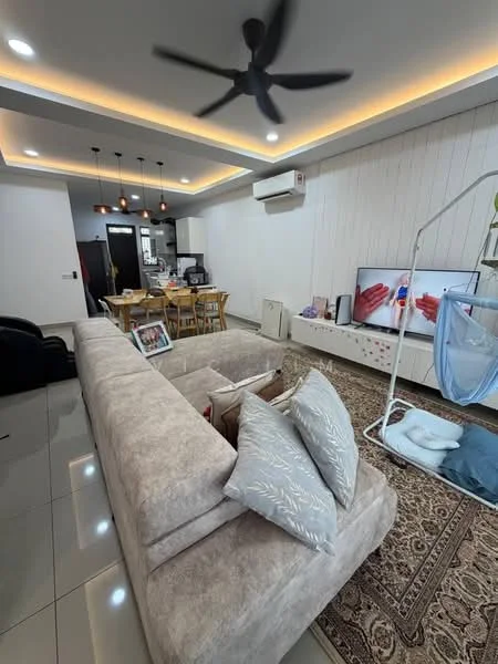 Living features: L-shape sectional sofa in light grey, 5-blade ceiling fan with integrated LED light, recessed downlights, wall-mounted TV, TV console, area rug with geometric pattern, decorative wall paneling, large windows with natural light, polished tile flooring, air conditioning unit, decorative pillows, framed photos on display; style: modern. Kitchen features: open-plan layout, dining table with chairs, kitchen cabinets, kitchen island, stainless-steel appliances, countertop with bar stools; style: modern.
