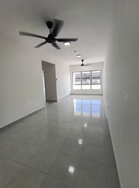 Room features: white painted walls, glossy ceramic tile flooring, 2 ceiling fans, large windows with natural light, recessed ceiling lights; style: modern.