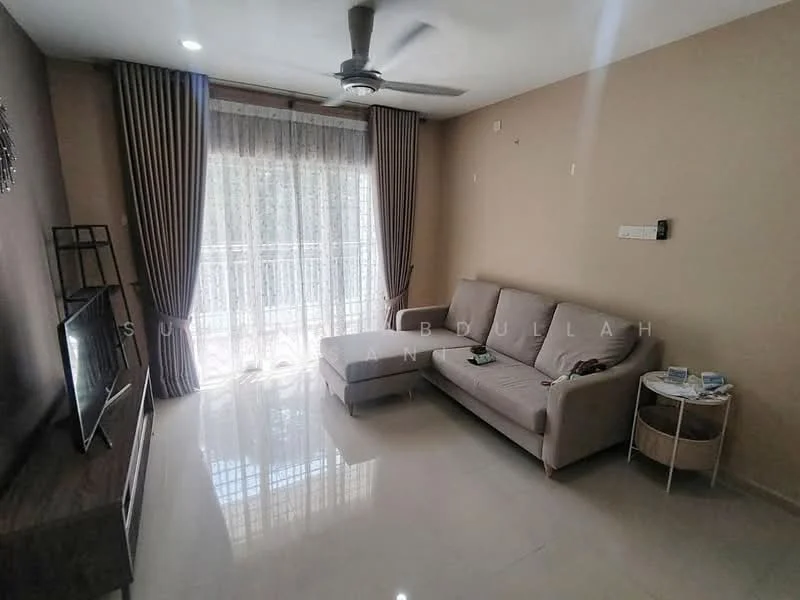 Living features: 3-seater fabric sofa in grey, ceiling fan, wall-mounted TV, TV console, floor-to-ceiling windows, sheer curtains, light-coloured walls, glossy tile flooring, decorative wall clock, side table, area rug; style: modern; view: garden.