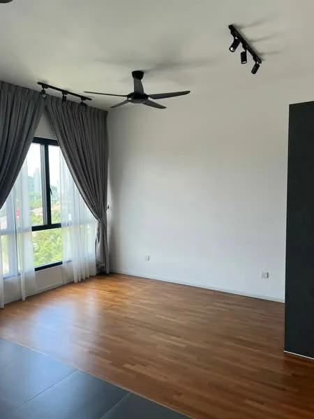 Living features: wooden flooring, white painted walls, 5-blade ceiling fan, floor-to-ceiling windows, sheer curtains, blackout curtains, track lighting, natural light from windows; style: modern; view: city.
