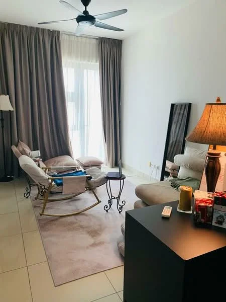 Living features: 5-blade ceiling fan, floor-to-ceiling windows, sheer curtains, beige sofa, rocking chair, coffee table, area rug, decorative lamp, mirror, side table, wall-mounted TV, light-colored walls, tile flooring; style: modern.