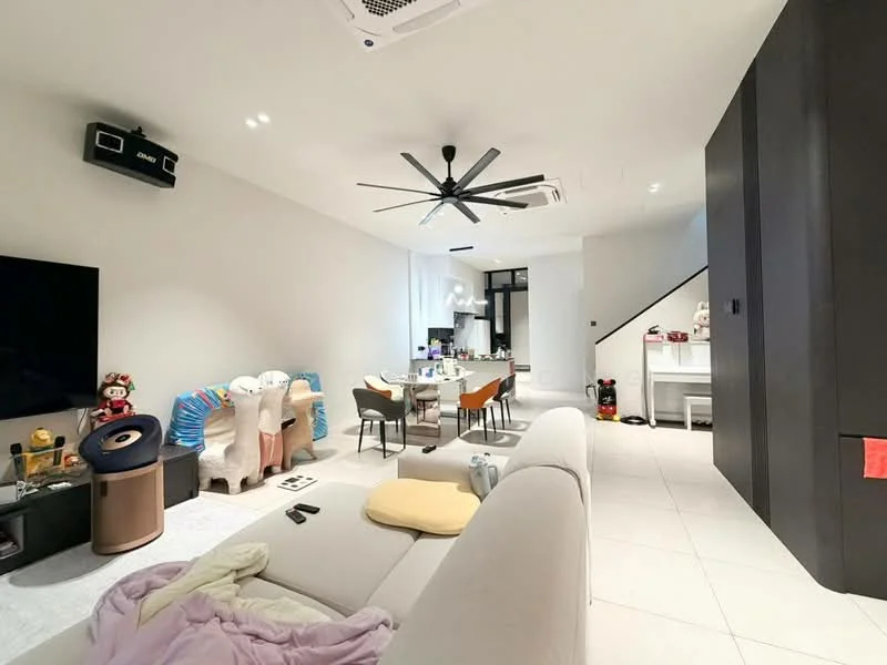 Living features: sofa in light grey fabric, 3-seater sofa, ceiling fan with 5 blades, wall-mounted TV, TV console, decorative items on console, white painted walls, tile flooring, recessed lighting, area rug, open layout to dining area; style: modern. Dining features: dining table with multiple chairs, white table, decorative centerpieces, open layout to living area; style: modern.