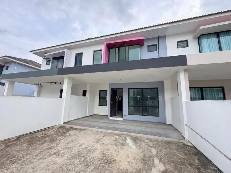 Exterior type: linked terrace house; features: two-storey building, white painted facade, pink accent wall, large glass sliding door, floor-to-ceiling windows, concrete porch, grey tiled flooring, overhanging roof, manicured front yard, minimalist design, open space in front; style: modern.