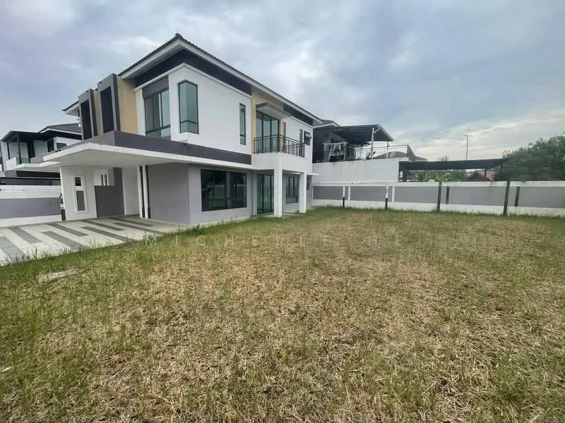 Exterior type: detached bungalow; features: two-storey building, white painted facade, grey accent walls, large windows, balcony on upper floor, manicured lawn, paved walkway, surrounded by fencing, open yard space, modern architectural design; style: modern.