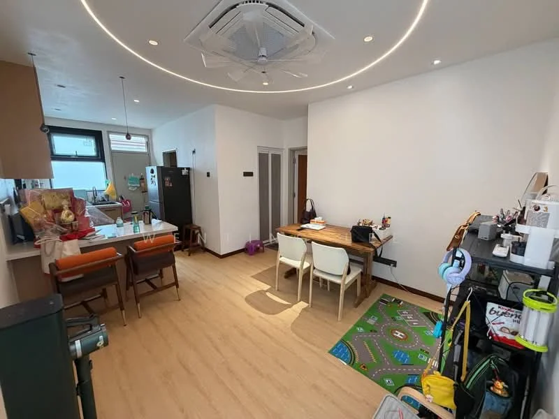 Living features: laminate flooring, white painted walls, recessed downlights, 5-blade ceiling fan with light, dining table with 4 chairs, kitchen island with bar stools, black refrigerator, open layout, decorative rug, wall-mounted storage, children's play area, large window with city view; style: modern; view: city.