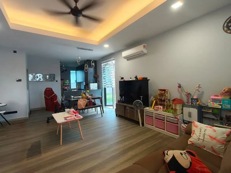 Living features: laminate flooring, grey painted walls, tray ceiling with recessed lighting, 5-blade ceiling fan, sofa in beige, coffee table, TV console, wall-mounted TV, decorative cushions, open shelving, children's toys, sliding glass door, curtains; style: modern; view: garden. Kitchen features: kitchen island, stainless-steel sink, chrome pull-down faucet, built-in oven, freestanding range oven, microwave, dark cabinetry, tile backsplash, refrigerator, open layout; style: modern; view: garden.