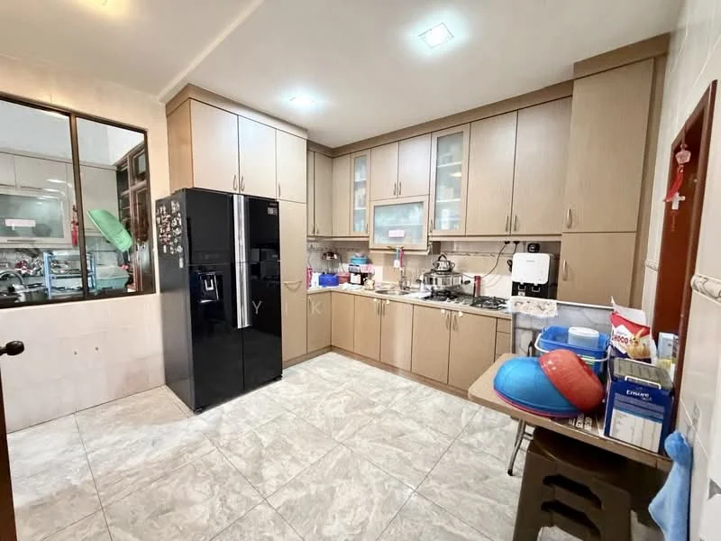Kitchen features: black stainless-steel fridge, built-in oven, 4-burner gas hob, stainless-steel range hood, laminate cabinetry in light brown, countertop with tile backsplash, double-bowl stainless-steel sink, window with sheer curtains, ceramic tile flooring, recessed ceiling lights, kitchen utensils on countertop, plastic storage containers, wall-mounted cabinets with glass doors, open shelving, kitchen table with plastic bowl; style: modern.