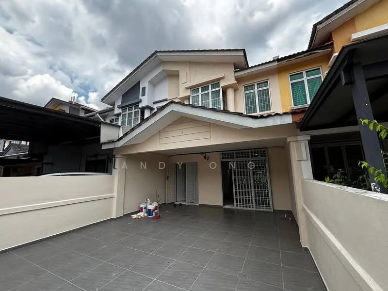 Exterior type: linked terrace house; features: grey painted facade, cream painted facade, yellow painted facade, flat roof, paved driveway, manicured landscaping, front porch area, security grille at entrance, windows with green grilles, two-storey structure; style: modern.