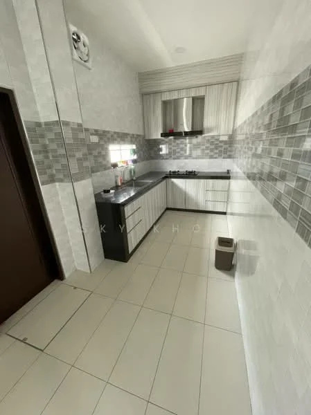 Kitchen features: white shaker cabinets, grey countertop, stainless-steel sink, chrome pull-down faucet, built-in gas hob, wall-mounted kitchen hood, ceramic tile backsplash with grey pattern, white tiled walls, light-colored floor tiles, window with natural light, recessed ceiling lights; style: modern.