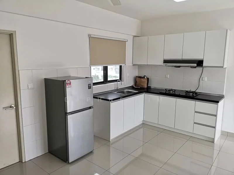 Kitchen features: white flat-panel cabinets, black countertop, stainless-steel sink, chrome pull-down faucet, built-in gas hob, exhaust hood, ceramic tile backsplash, fridge, window with roller blinds, light-colored walls, glossy tile flooring; style: modern.