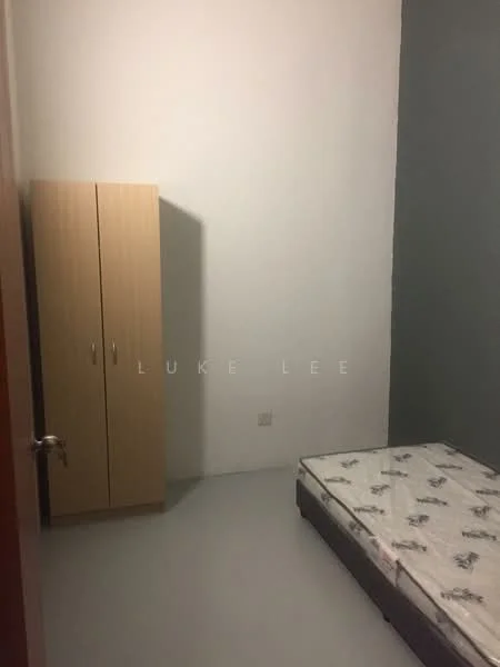 Bedroom features: grey accent wall, white painted walls, single bed, mattress on bed frame, wooden wardrobe with two doors, flooring in light color, minimal decor; style: minimalist.