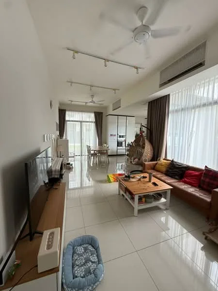 Living features: 3-seater leather sofa, wood coffee table, TV console, wall-mounted TV, floor-to-ceiling windows, sheer curtains, recessed downlights, ceiling fan, decorative cushions, area rug, wooden flooring, decorative wall art; style: modern; view: garden.
