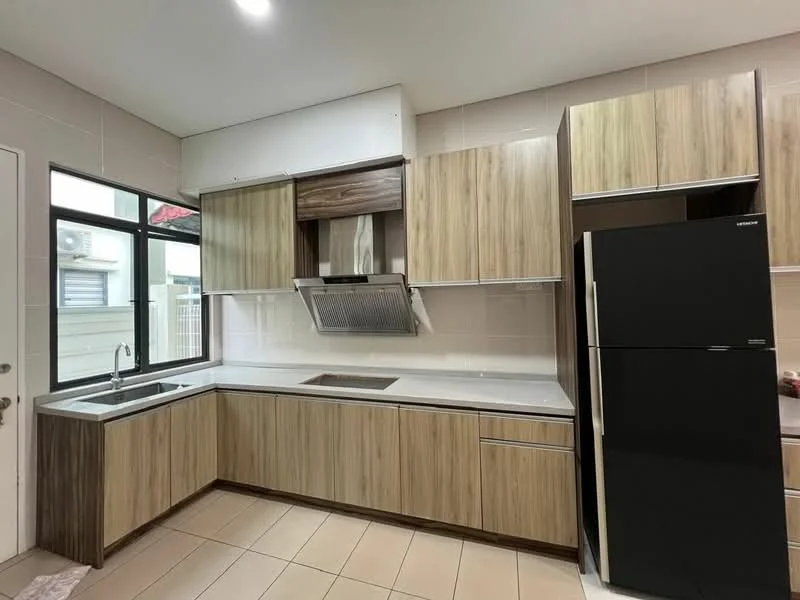 Kitchen features: L-shaped kitchen layout, wood cabinetry with a natural finish, white quartz countertop, stainless-steel single-bowl sink, chrome pull-down faucet, built-in stainless-steel range hood, black refrigerator, tile backsplash, window with black frame, ceramic tile flooring, under-cabinet lighting; style: modern.