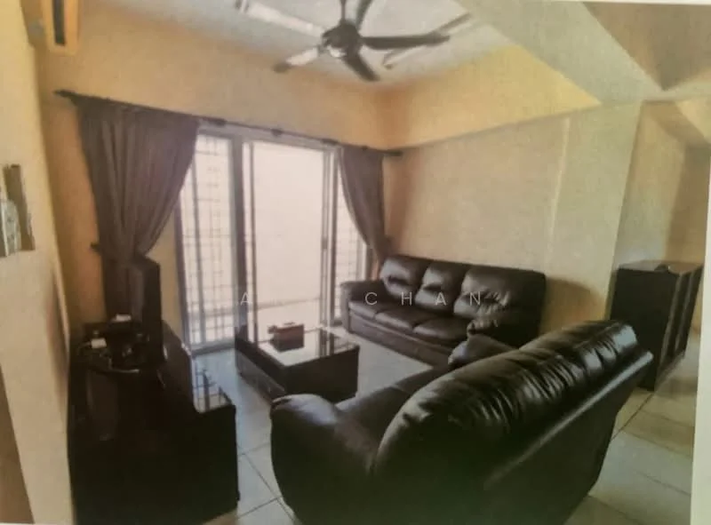 Living features: 2-seater leather sofa, 3-seater leather sofa, coffee table, TV console, wall-mounted TV, ceiling fan, floor-to-ceiling windows, curtains, tile flooring, light-colored painted walls; style: modern.
