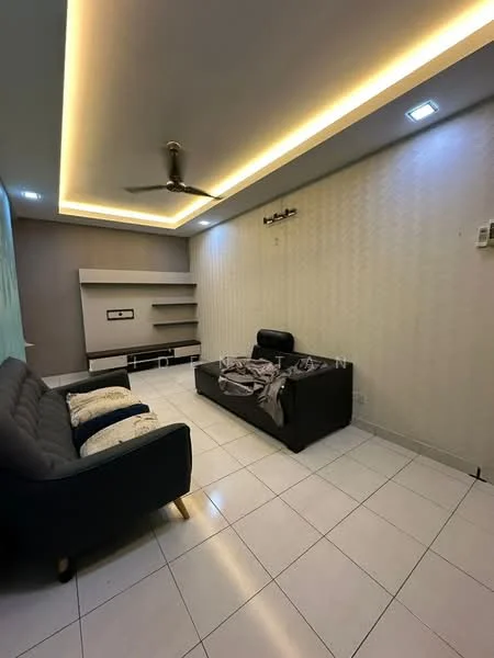 Living features: grey fabric sofa, black leather sofa, ceiling fan, recessed LED downlights, crown moulding, white painted walls, light-coloured tiled flooring, wall-mounted shelf; style: modern.