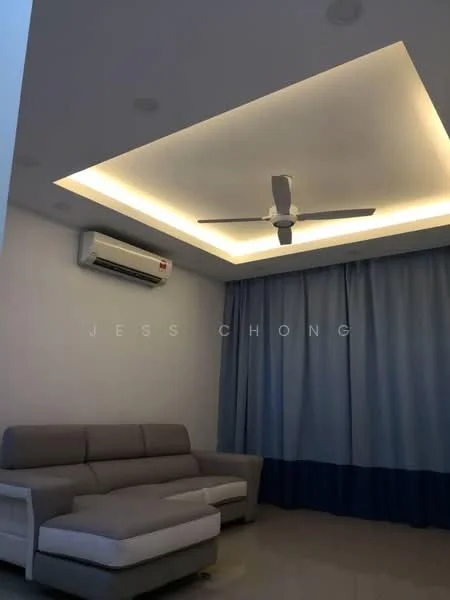 Living features: 3-seater fabric sofa in grey, ceiling fan, recessed downlights, white painted walls, curtains in light blue and dark blue, wall-mounted split AC; style: modern.