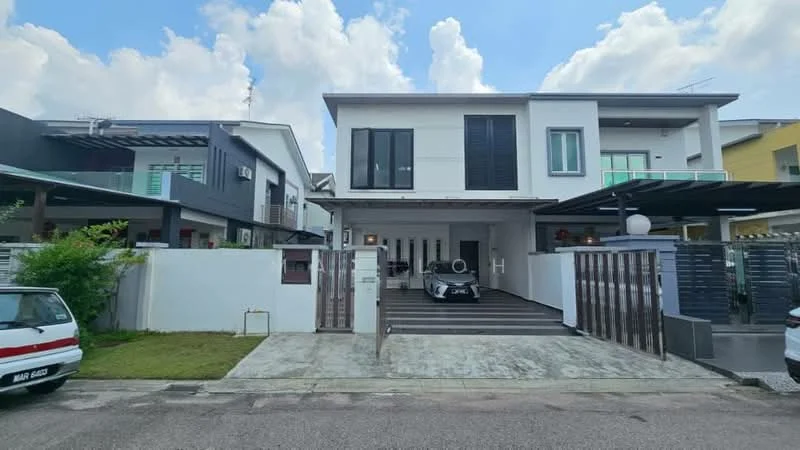 Exterior type: detached bungalow; features: white painted facade, flat roof, two-storey building, manicured lawn, paved driveway, car porch with awning, large windows, balcony on upper floor, modern architectural design, surrounded by greenery; style: modern.