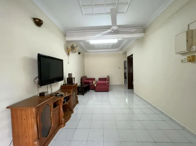 Living features: white painted walls, ceramic tile flooring, tray ceiling, 5-blade ceiling fan, wall-mounted TV, wooden TV console, 2-seater fabric sofa in red, 1-seater fabric chair in red, air conditioning unit; style: traditional.