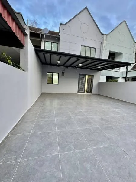 Exterior type: linked terrace house; features: grey tiled flooring, flat roof with overhang, white painted walls, large glass sliding door, single window, modern architectural design, manicured landscaping, outdoor space, covered porch area; style: modern.