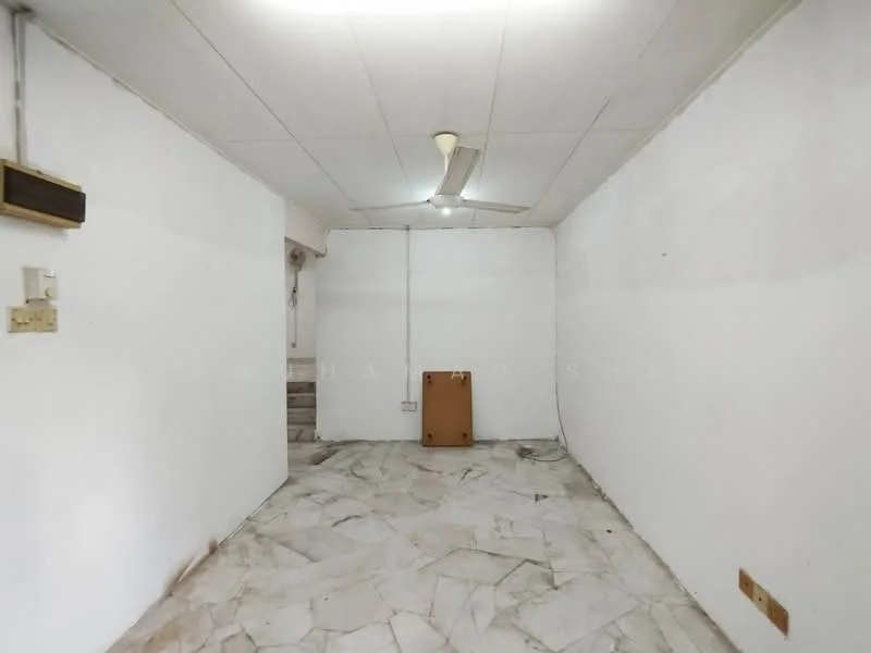 Room features: white painted walls, marble flooring, ceiling fan, no visible windows, no visible furniture, plain ceiling, empty space; style: minimalist.