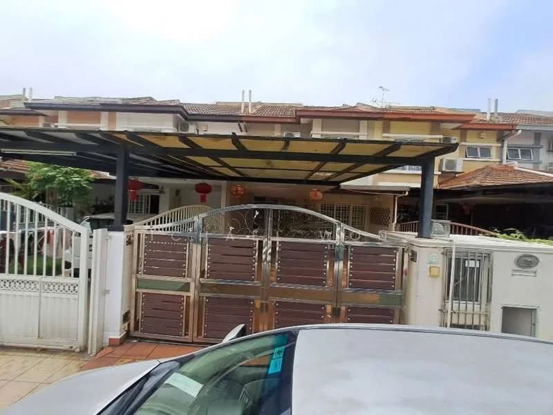 Exterior type: linked terrace house; features: metal car porch with roof, double wooden gate, white painted facade, brick wall fencing, paved driveway, lantern decorations, surrounding greenery, two-storey structure, terracotta roof tiles; style: modern.