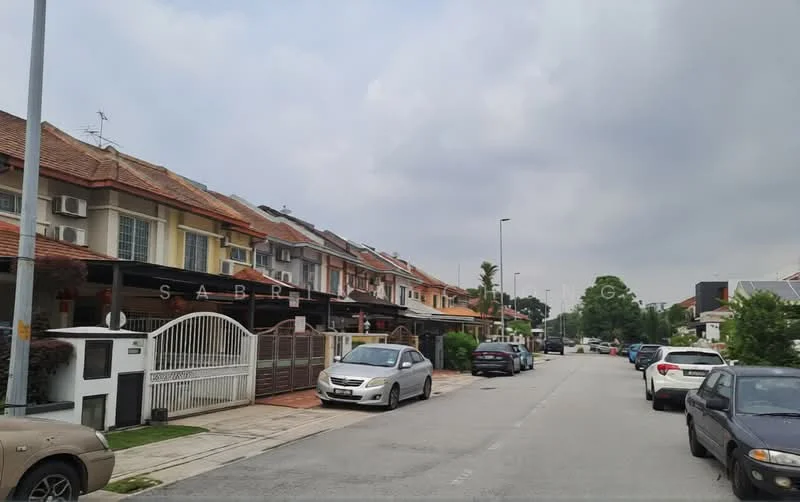 Exterior type: linked terrace house; features: two-storey linked terrace houses, red tile roof, cream painted facade, front garden area, driveway with interlocking pavers, visible air conditioning units, street view with parked cars, sidewalk, street lighting, manicured lawn; style: modern.