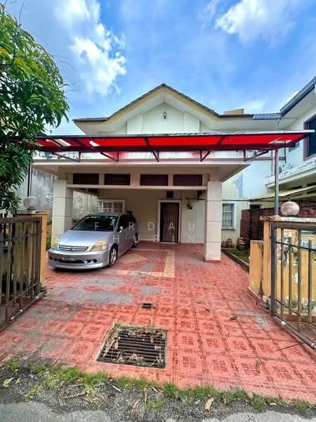 Exterior type: detached bungalow; features: red awning over car porch, paved driveway, single-storey, white painted facade, front fence with gate, manicured landscaping, visible drainage grate, surrounded by residential houses; style: modern.