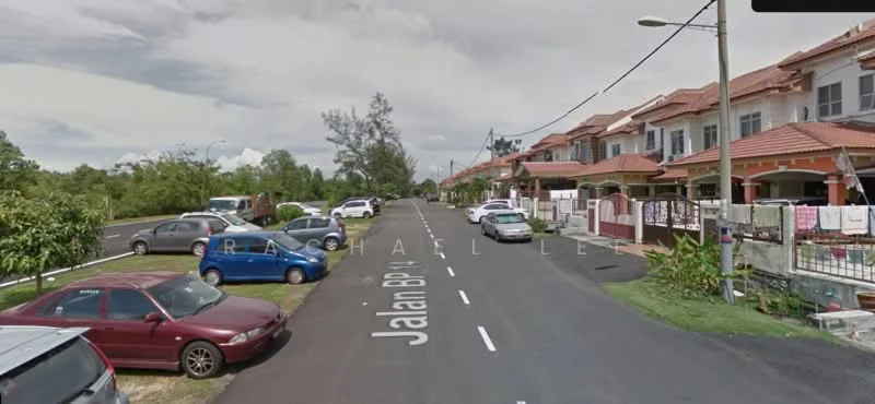 Exterior type: linked terrace house; features: two-storey linked terrace houses, red tiled roofs, white painted facade, front gardens with landscaping, driveways for parking, street view with parked cars, sidewalks along the road, street lighting, greenery in the background; style: modern.