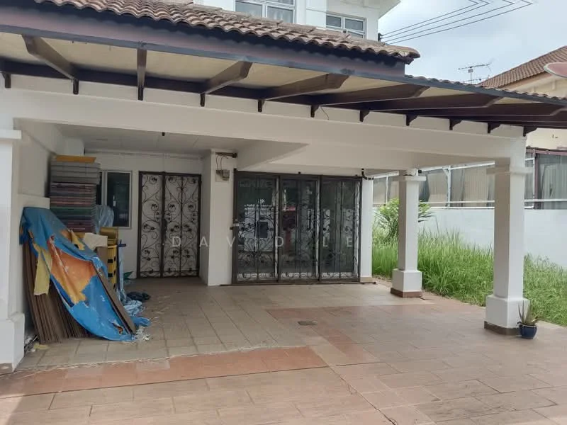 Exterior type: detached bungalow; features: covered car porch, terracotta tile roof, white painted facade, sliding glass door, metal security grille, paved flooring, overgrown grass, exposed beams, columns supporting roof; style: modern.
