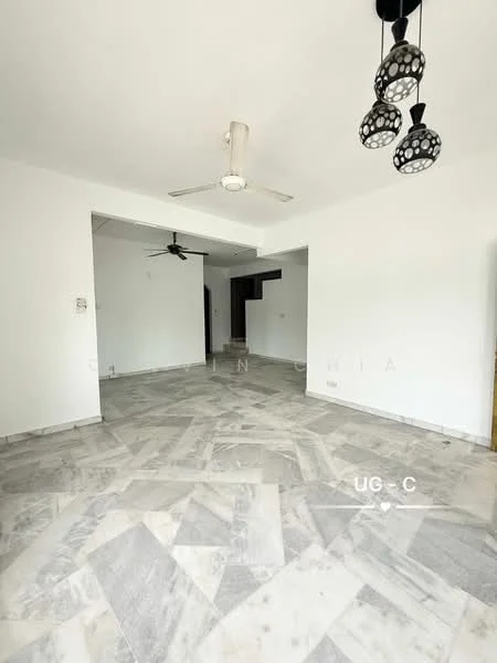 Living features: marble tile flooring, white painted walls, ceiling fan, pendant light fixtures, open layout, two ceiling fans, large windows, neutral color scheme; style: modern.