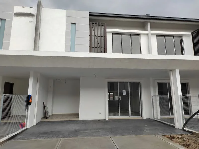 Exterior type: linked terrace house; features: white painted facade, flat roof, two-storey building, large glass sliding doors, metal grilles on windows, concrete driveway, manicured lawn area, fenced perimeter; style: modern.