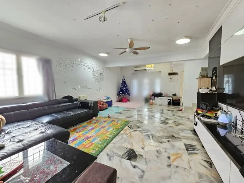 Living features: black leather sectional sofa, coffee table with glass top, marble flooring, ceiling fan with light, wall-mounted TV, decorative wall with artwork, large windows with sheer curtains, area rug with colorful pattern, Christmas tree, built-in cabinets, recessed ceiling lights; style: modern.