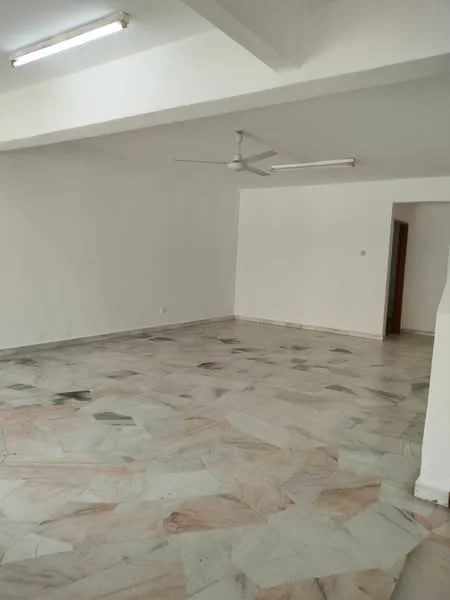 Room features: white painted walls, marble flooring, ceiling fan, recessed lighting, open layout, large space, neutral color scheme; style: minimalist.
