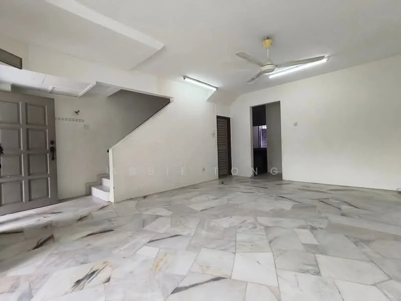 Living features: marble flooring, white painted walls, ceiling fan, recessed lighting, staircase, doorway to adjacent room, large open space, natural light from windows; style: modern.