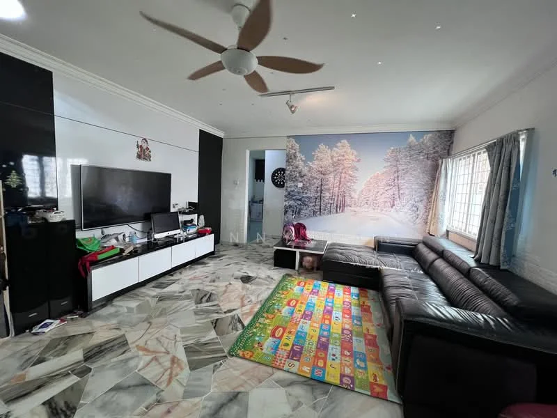 Living features: black leather sectional sofa, coffee table, large wall-mounted TV, white media console, marble flooring, ceiling fan, recessed downlights, decorative wall mural with snowy landscape, curtains, colorful area rug with alphabet design, windows with grid pattern; style: modern.
