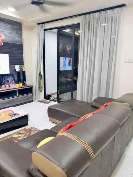 Living features: 3-seater leather sofa in brown, decorative cushions, coffee table, wall-mounted TV, TV console, area rug with geometric pattern, floor-to-ceiling glass sliding door, sheer curtains, wall-mounted decor, recessed downlights, white painted walls, tile flooring; style: modern.