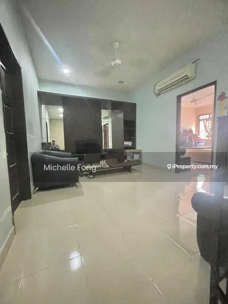 Living features: cream painted walls, glossy ceramic tile flooring, 5-blade ceiling fan with light, wall-mounted TV, black leather sofa, dark wood TV console, large mirror, air conditioning unit; style: modern.