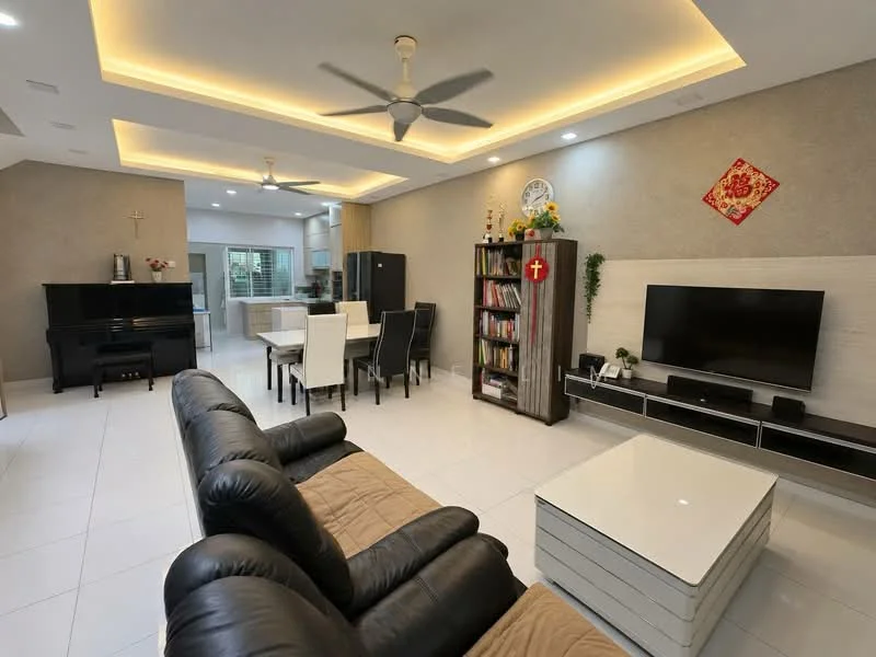 Living features: black leather sofa, coffee table with white finish, wall-mounted TV, TV console, ceiling fan with light, recessed lighting, decorative wall clock, bookshelf with books, decorative plants, grey accent wall, white tiled flooring, dining area with white dining table and chairs; style: modern.