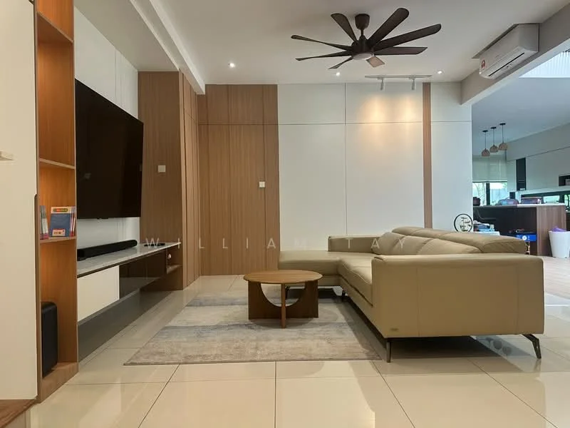Living features: 3-seater leather sofa in beige, coffee table, area rug with geometric pattern, wall-mounted TV, TV console, ceiling fan with 5 blades, recessed downlights, cream painted walls, glossy tile flooring, wood panel accent wall; style: modern.