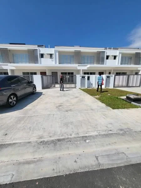 Exterior type: linked terrace house; features: white painted facade, two-storey building, horizontal slatted window screens, manicured lawn, concrete driveway, front porch area, parking space for 2 cars, modern architectural design; style: modern.